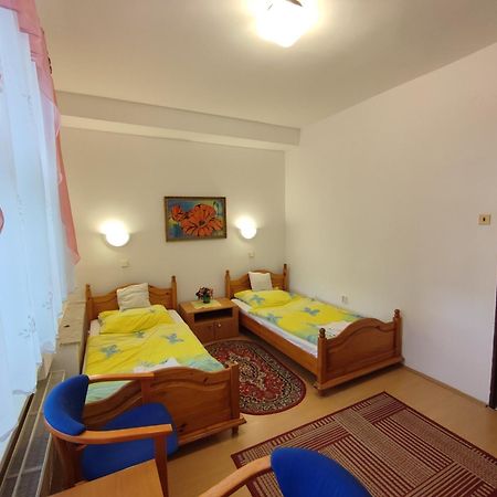 Hotel Vysehrad Stubnyafürdő Kültér fotó