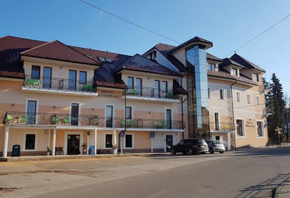 Hotel Vysehrad Stubnyafürdő Kültér fotó